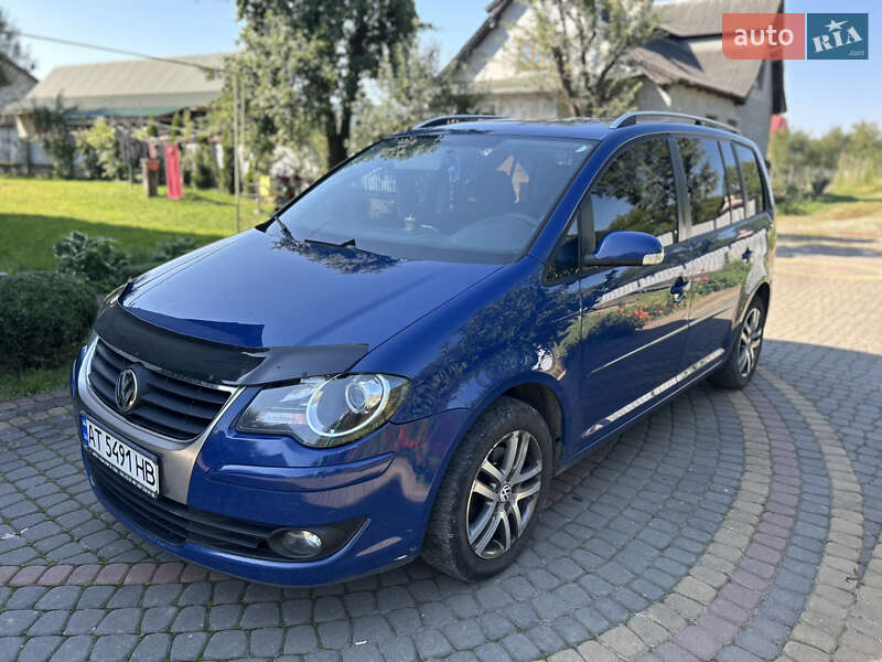 Минивэн Volkswagen Touran 2009 в Ивано-Франковске