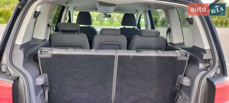 Минивэн Volkswagen Touran 2011 в Хмельнике