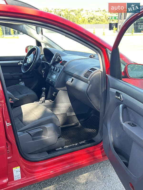 Мінівен Volkswagen Touran 2006 в Підволочиську