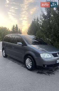 Минивэн Volkswagen Touran 2003 в Киеве