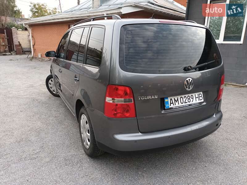 Мінівен Volkswagen Touran 2006 в Бердичеві фото 8 Мінівен Volkswagen Touran 2006 в Бердичеві