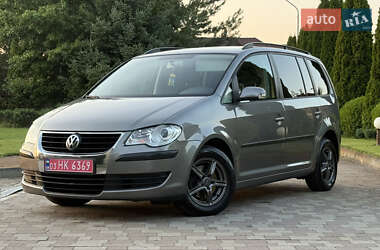 Мінівен Volkswagen Touran 2008 в Сарнах