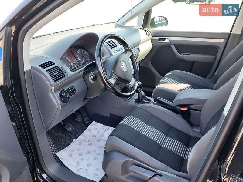 Минивэн Volkswagen Touran 2008 в Каменец-Подольском фото 5 Минивэн Volkswagen Touran 2008 в Каменец-Подольском