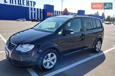 Минивэн Volkswagen Touran 2008 в 