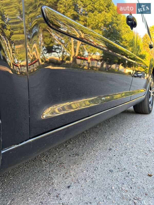 Мінівен Volkswagen Touran 2003 в Хоролі