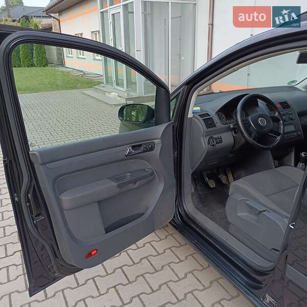 Минивэн Volkswagen Touran 2003 в Нововолынске фото 13 Минивэн Volkswagen Touran 2003 в Нововолынске