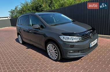 Мікровен Volkswagen Touran 2018 в Сарнах