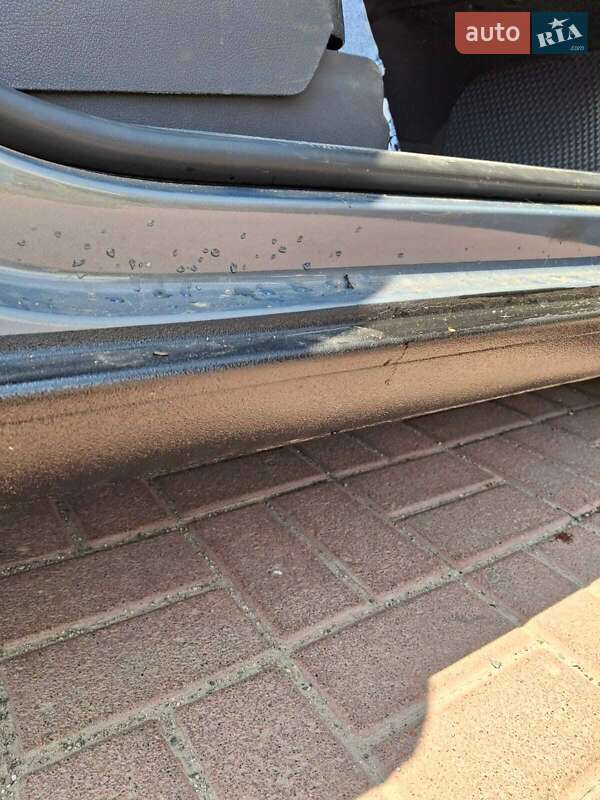 Минивэн Volkswagen Touran 2003 в Полтаве