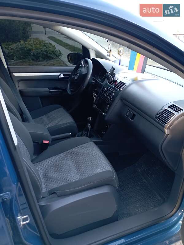 Минивэн Volkswagen Touran 2011 в Тернополе