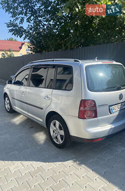 Мінівен Volkswagen Touran 2008 в Заріччі