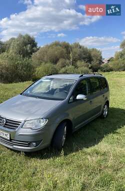 Минивэн Volkswagen Touran 2008 в Киеве