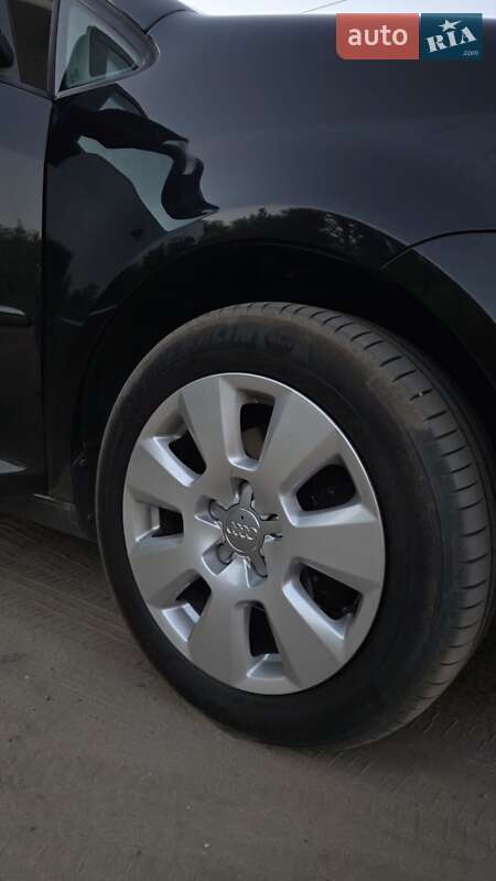 Минивэн Volkswagen Touran 2009 в Днепре