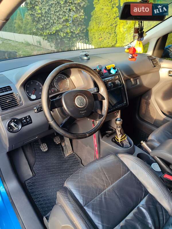 Минивэн Volkswagen Touran 2004 в Львове