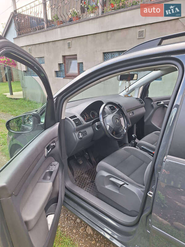 Минивэн Volkswagen Touran 2015 в Ивано-Франковске