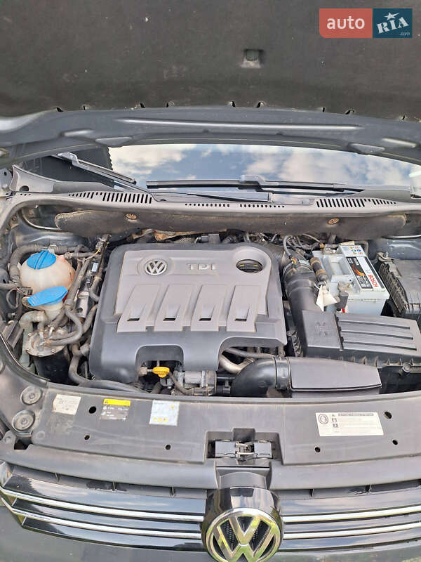 Минивэн Volkswagen Touran 2015 в Ивано-Франковске