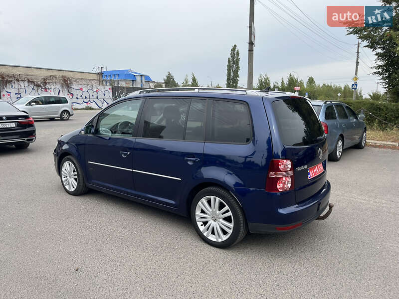 Минивэн Volkswagen Touran 2008 в Луцке