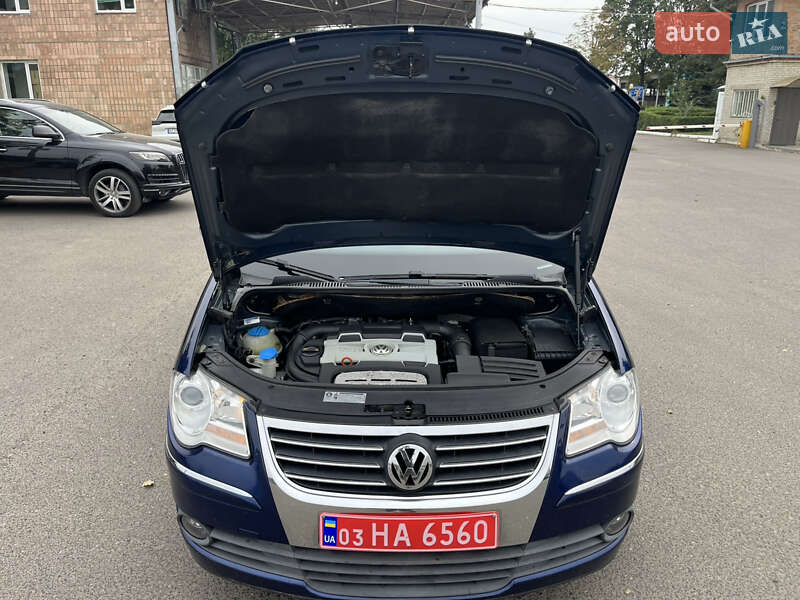 Минивэн Volkswagen Touran 2008 в Луцке