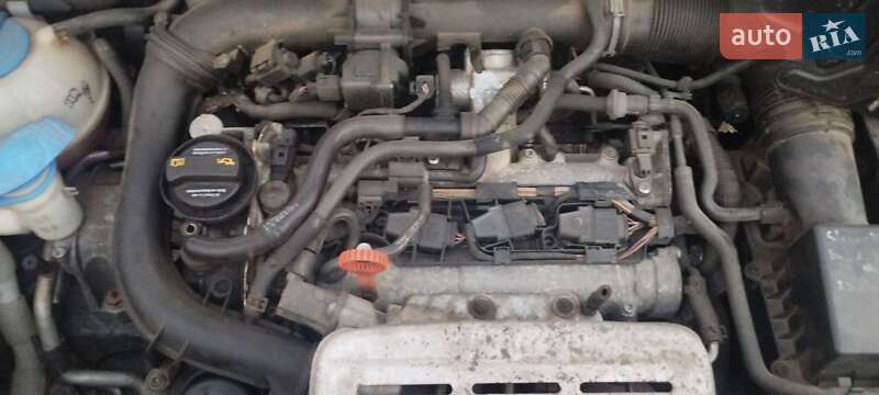 Мінівен Volkswagen Touran 2008 в Харкові