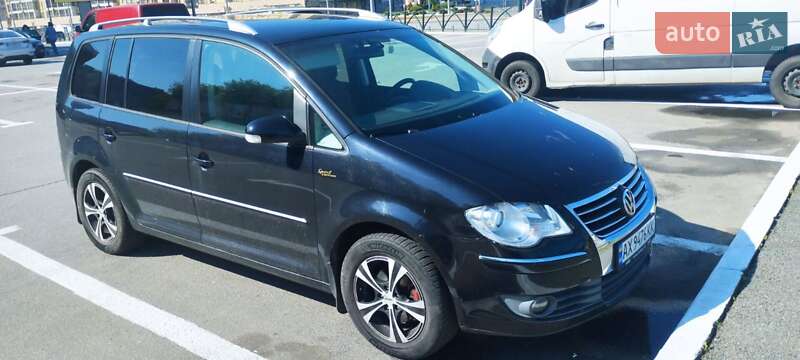 Мінівен Volkswagen Touran 2008 в Харкові