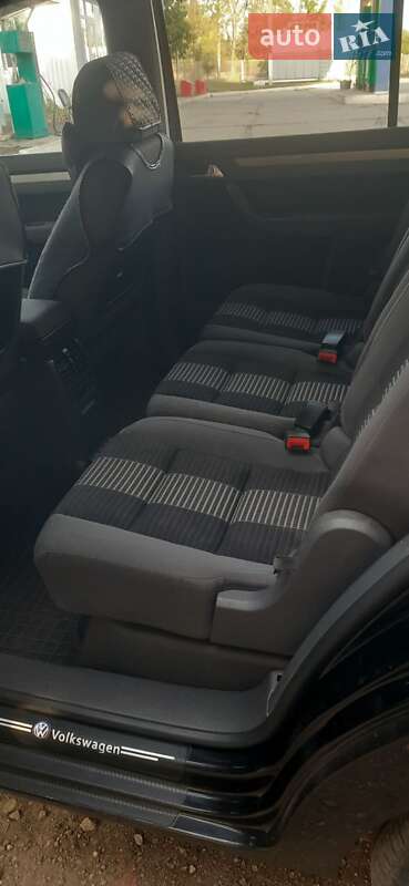 Минивэн Volkswagen Touran 2008 в Казанке