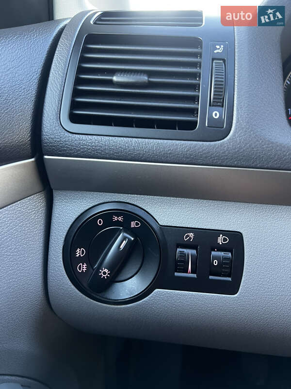 Мінівен Volkswagen Touran 2007 в Заболотові