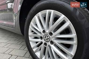 Минивэн Volkswagen Touran 2015 в 