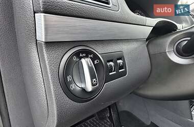 Минивэн Volkswagen Touran 2015 в 