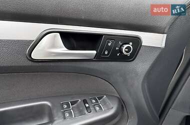Минивэн Volkswagen Touran 2015 в 
