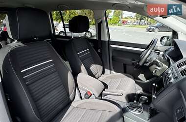 Минивэн Volkswagen Touran 2015 в 