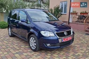 Мінівен Volkswagen Touran 2009 в Житомирі
