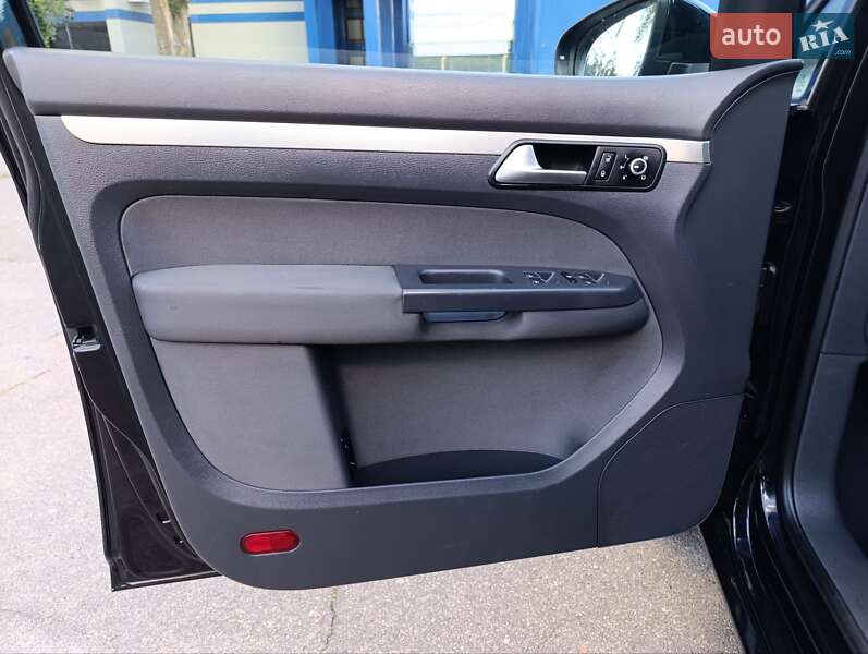 Минивэн Volkswagen Touran 2012 в Киеве фото 20 Минивэн Volkswagen Touran 2012 в Киеве