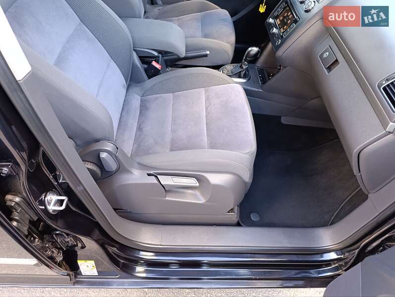 Минивэн Volkswagen Touran 2012 в Киеве фото 29 Минивэн Volkswagen Touran 2012 в Киеве