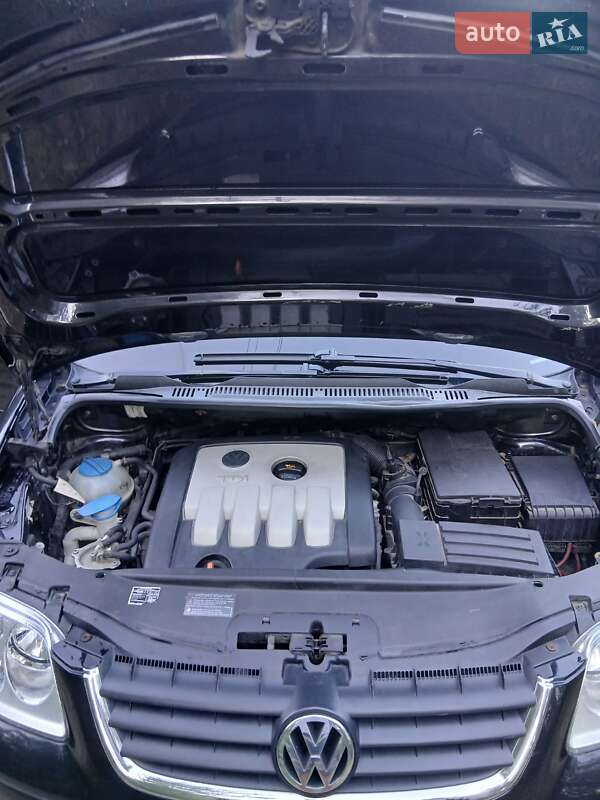 Мінівен Volkswagen Touran 2003 в Трускавці