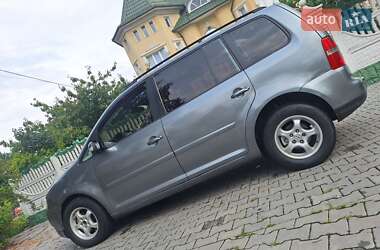 Минивэн Volkswagen Touran 2004 в Черновцах