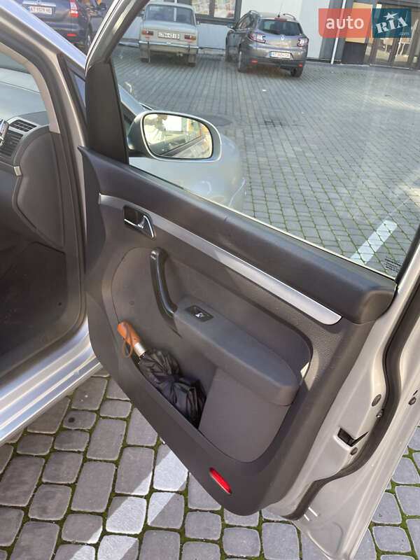 Мінівен Volkswagen Touran 2004 в Коломиї фото 16 Мінівен Volkswagen Touran 2004 в Коломиї
