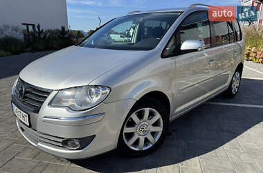 Мінівен Volkswagen Touran 2009 в Луцьку