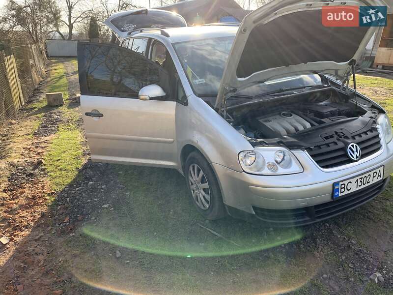 Минивэн Volkswagen Touran 2006 в Рава-Русской