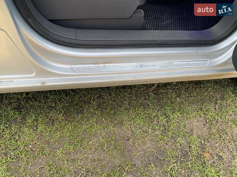 Минивэн Volkswagen Touran 2006 в Рава-Русской