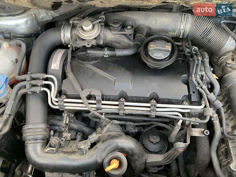 Минивэн Volkswagen Touran 2006 в Рава-Русской