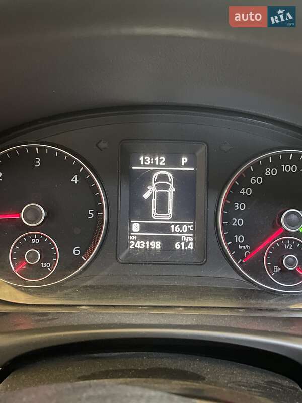 Минивэн Volkswagen Touran 2013 в Староконстантинове