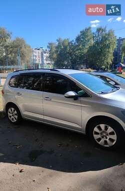 Микровэн Volkswagen Touran 2017 в Нежине
