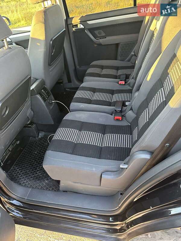 Минивэн Volkswagen Touran 2008 в Сарнах