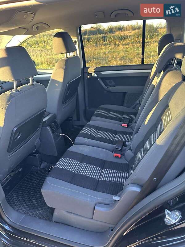 Минивэн Volkswagen Touran 2008 в Сарнах