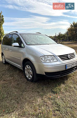 Минивэн Volkswagen Touran 2005 в Харькове