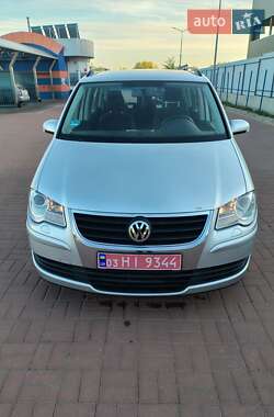 Минивэн Volkswagen Touran 2008 в Полтаве
