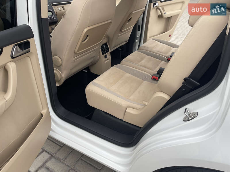 Минивэн Volkswagen Touran 2015 в Житомире