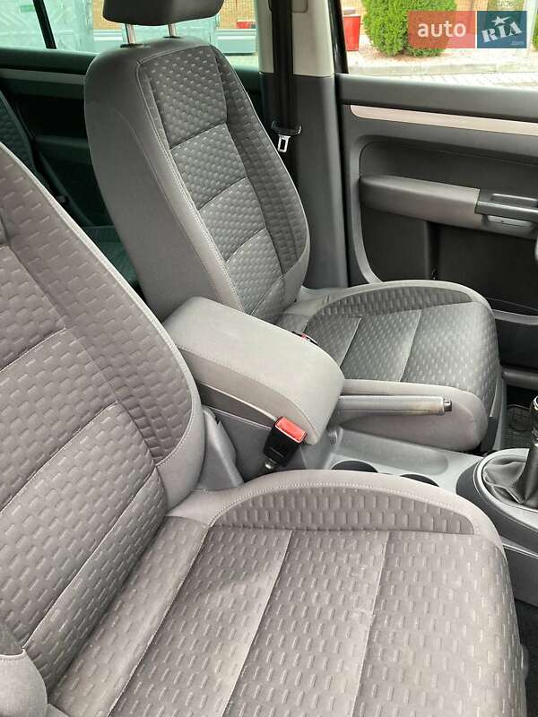 Минивэн Volkswagen Touran 2007 в Виннице