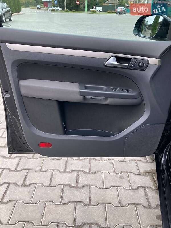 Минивэн Volkswagen Touran 2007 в Виннице