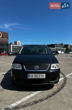 Минивэн Volkswagen Touran 2004 в Киеве