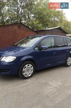 Минивэн Volkswagen Touran 2010 в Луцке